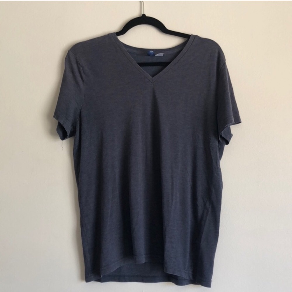 H&M basic navy t-shirt!